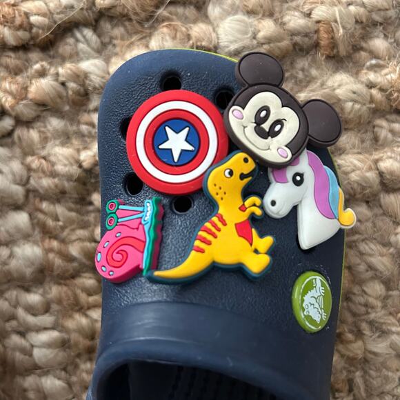 Crocs Kids Classic Clogs Navy/Neon Green with Jibbitz Charms – Size C9 - Picture 3 of 10